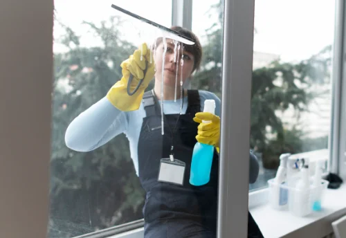 Nettoyage de vitres intérieures et extérieures à Boussières